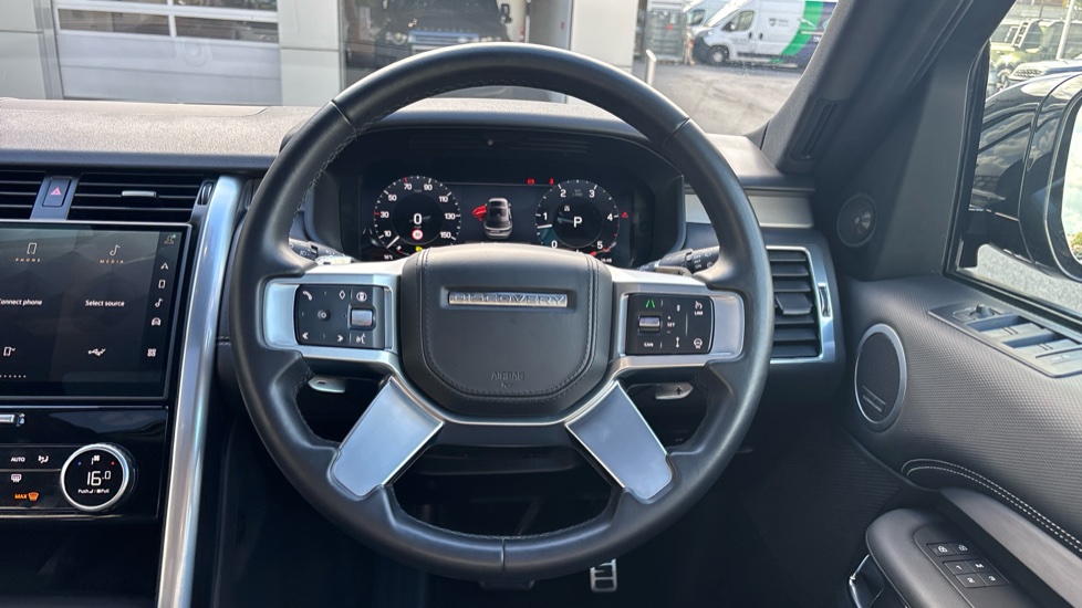 Land Rover Discovery 3.0 D350 Dynamic HSE 5dr Auto Diesel Station Wagon - Image 15