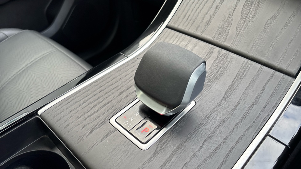 Land Rover Range Rover Velar 2.0 D200 MHEV Autobiography 5dr Auto [Revised] Diesel Estate - Image 13