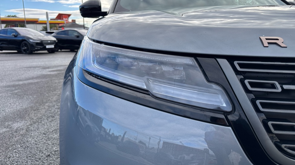 Land Rover Range Rover Velar 2.0 D200 MHEV Autobiography 5dr Auto [Revised] Diesel Estate - Image 17