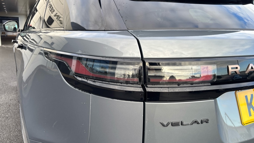 Land Rover Range Rover Velar 2.0 D200 MHEV Autobiography 5dr Auto [Revised] Diesel Estate - Image 19