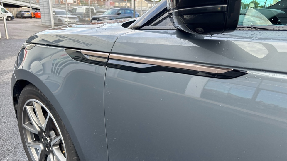 Land Rover Range Rover Velar 2.0 D200 MHEV Autobiography 5dr Auto [Revised] Diesel Estate - Image 22