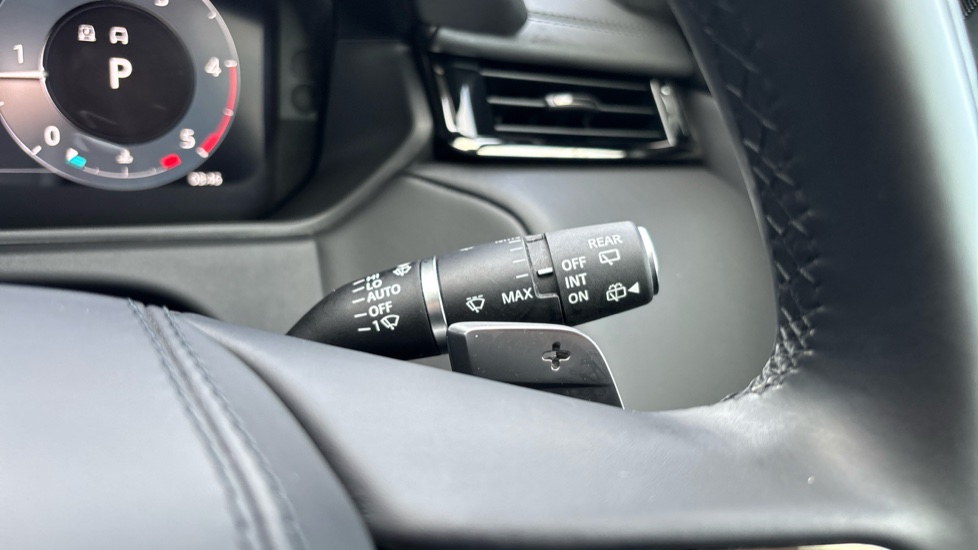 Land Rover Range Rover Velar 2.0 D200 MHEV Autobiography 5dr Auto [Revised] Diesel Estate - Image 31
