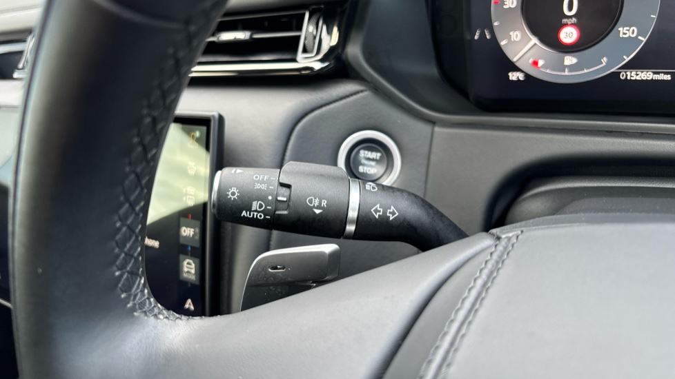 Land Rover Range Rover Velar 2.0 D200 MHEV Autobiography 5dr Auto [Revised] Diesel Estate - Image 32