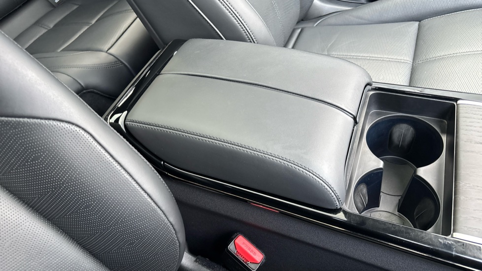 Land Rover Range Rover Velar 2.0 D200 MHEV Autobiography 5dr Auto [Revised] Diesel Estate - Image 39