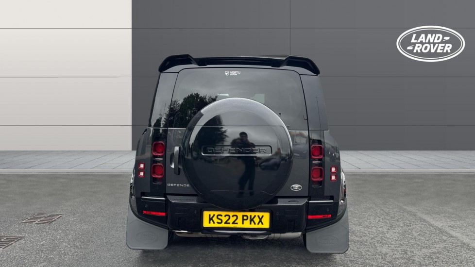 Land Rover Defender 3.0 D250 X-Dynamic HSE 110 5dr Auto [7 Seat] Diesel Estate - Image 6