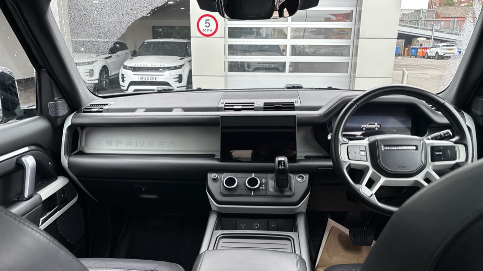 Land Rover Defender 3.0 D250 X-Dynamic HSE 110 5dr Auto [7 Seat] Diesel Estate - Image 9