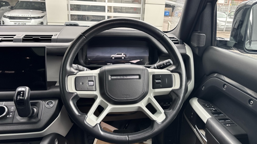 Land Rover Defender 3.0 D250 X-Dynamic HSE 110 5dr Auto [7 Seat] Diesel Estate - Image 15