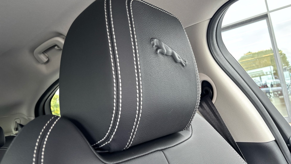 Jaguar I-Pace 294kW EV400 SE 90kWh 5dr Auto [11kW Charger] Electric Estate - Image 38