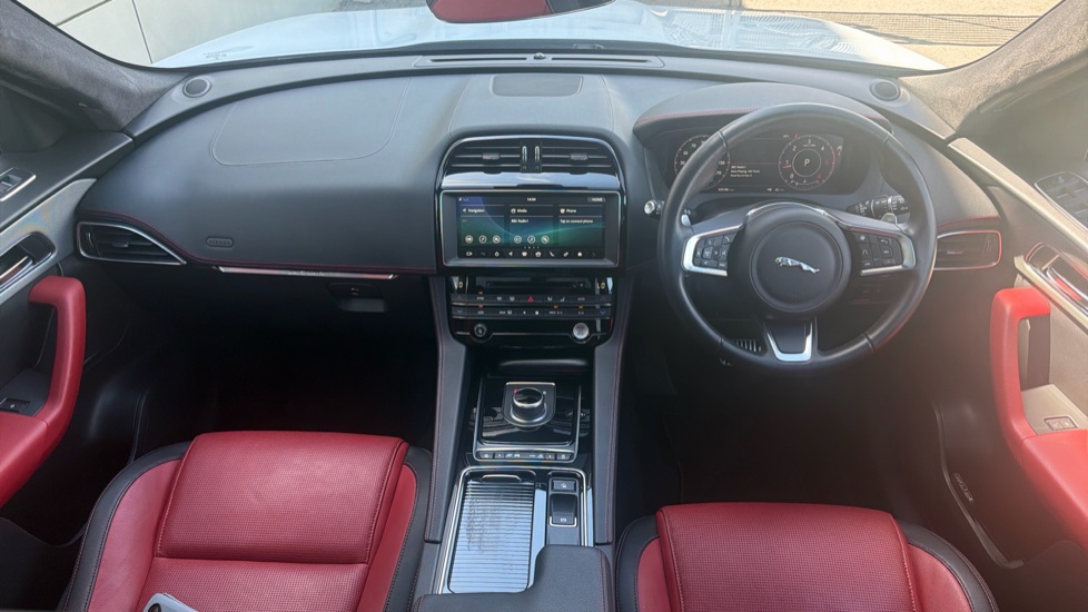 Jaguar F-Pace 2.0d [180] Chequered Flag 5dr Auto AWD Diesel Estate - Image 9