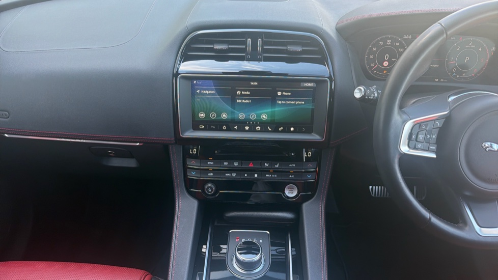 Jaguar F-Pace 2.0d [180] Chequered Flag 5dr Auto AWD Diesel Estate - Image 14