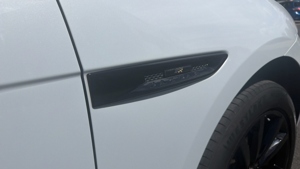 Jaguar F-Pace 2.0d [180] Chequered Flag 5dr Auto AWD Diesel Estate - Image 20