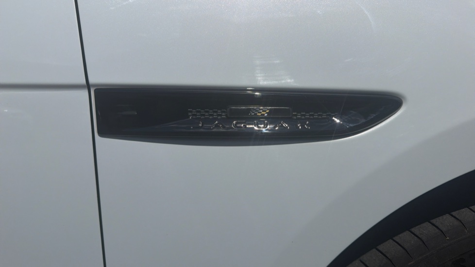 Jaguar F-Pace 2.0d [180] Chequered Flag 5dr Auto AWD Diesel Estate - Image 22