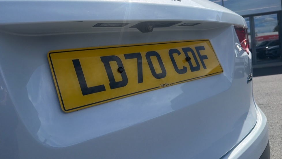 Jaguar F-Pace 2.0d [180] Chequered Flag 5dr Auto AWD Diesel Estate - Image 39