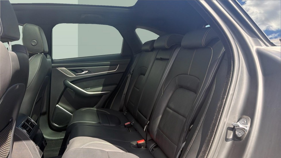 Jaguar F-Pace 2.0 P250 R-Dynamic Black 5dr Auto AWD Petrol Estate - Image 4