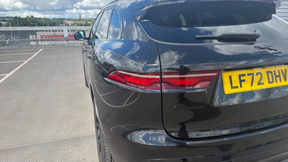 Jaguar F-Pace 2.0 P250 R-Dynamic Black 5dr Auto AWD Petrol Estate - Image 19
