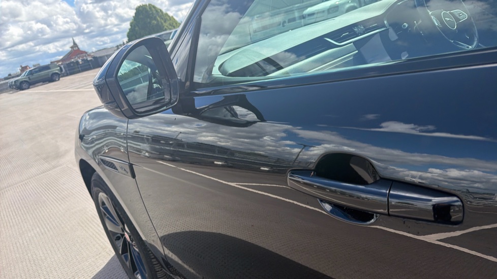 Jaguar F-Pace 2.0 P250 R-Dynamic Black 5dr Auto AWD Petrol Estate - Image 31