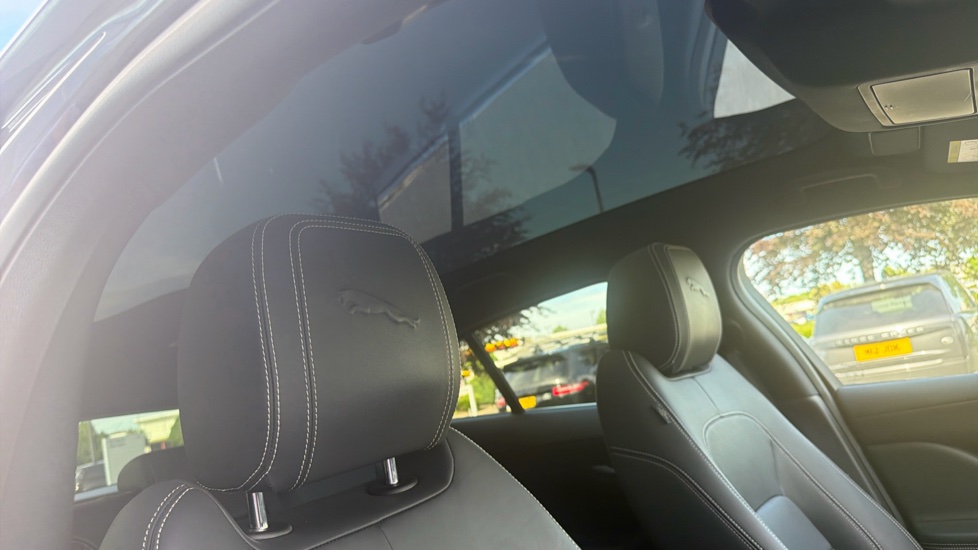 Jaguar I-Pace 294kW EV400 HSE Black 90kWh 5dr Auto 11kW Charger Electric Estate - Image 21