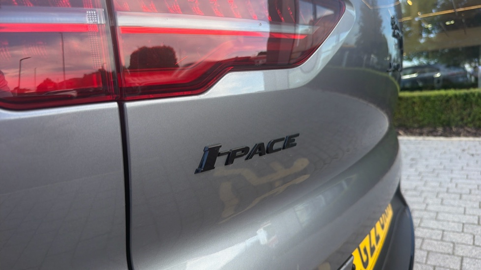 Jaguar I-Pace 294kW EV400 HSE Black 90kWh 5dr Auto 11kW Charger Electric Estate - Image 37