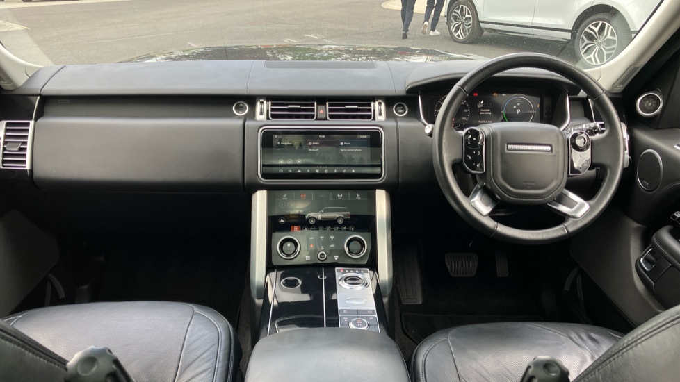 Land Rover Range Rover 2.0 P400e Vogue SE 4dr Auto Estate - Image 9