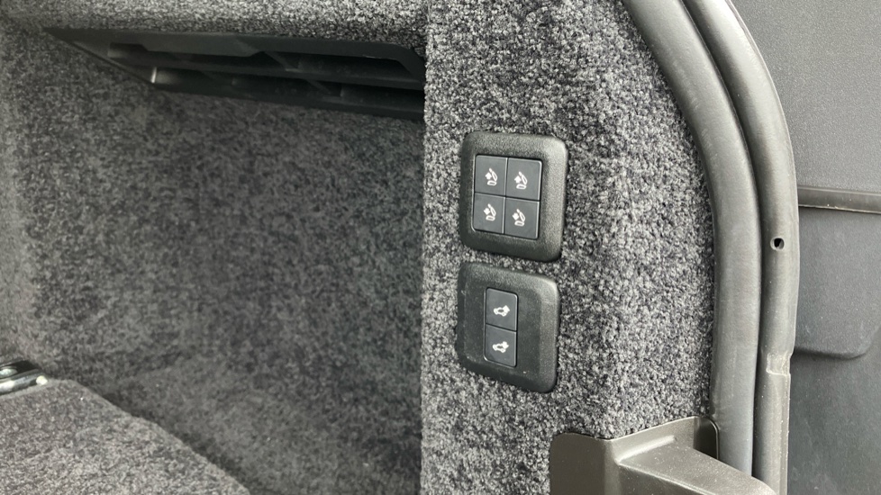 Land Rover Range Rover 2.0 P400e Vogue SE 4dr Auto Estate - Image 31
