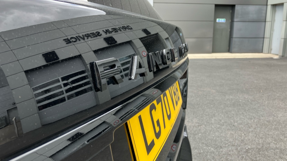 Land Rover Range Rover 2.0 P400e Vogue SE 4dr Auto Estate - Image 33
