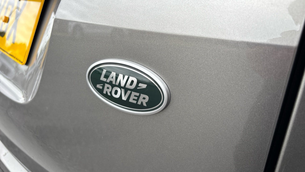 Land Rover Range Rover Evoque 1.5 P300e R-Dynamic HSE 5dr Auto Hatchback - Image 26