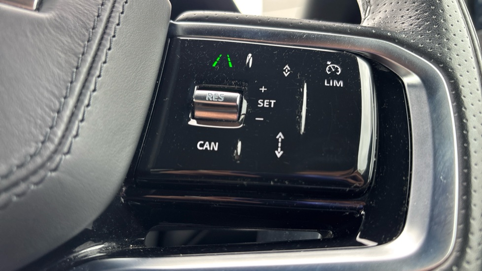 Land Rover Range Rover Evoque 1.5 P300e R-Dynamic HSE 5dr Auto Hatchback - Image 37