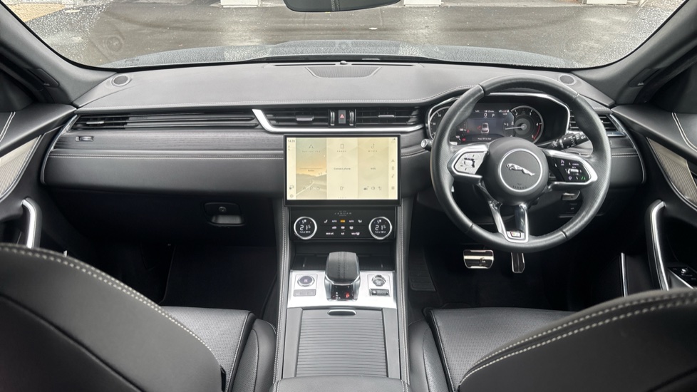 Jaguar F-Pace 2.0 D200 R-Dynamic Black 5dr Auto AWD Diesel Estate - Image 9