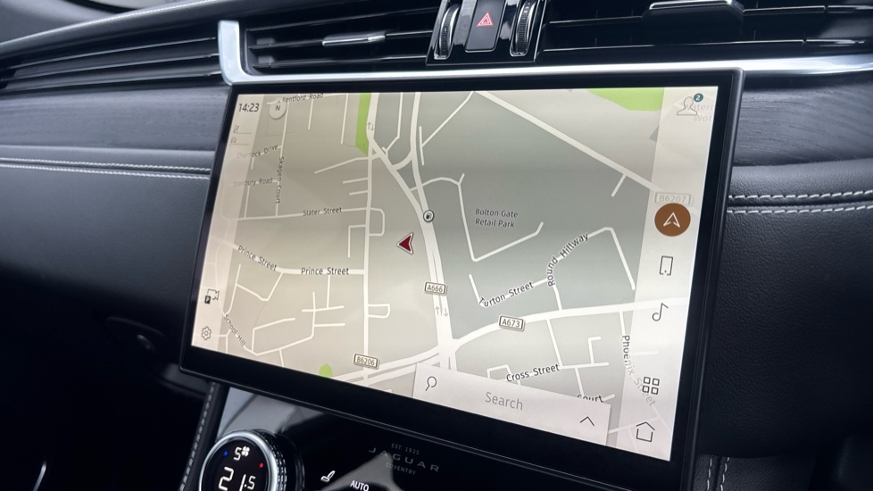Jaguar F-Pace 2.0 D200 R-Dynamic Black 5dr Auto AWD Diesel Estate - Image 11