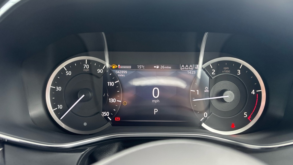 Jaguar F-Pace 2.0 D200 R-Dynamic Black 5dr Auto AWD Diesel Estate - Image 16