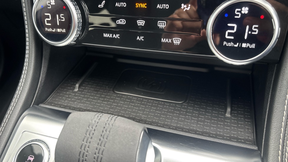 Jaguar F-Pace 2.0 D200 R-Dynamic Black 5dr Auto AWD Diesel Estate - Image 35