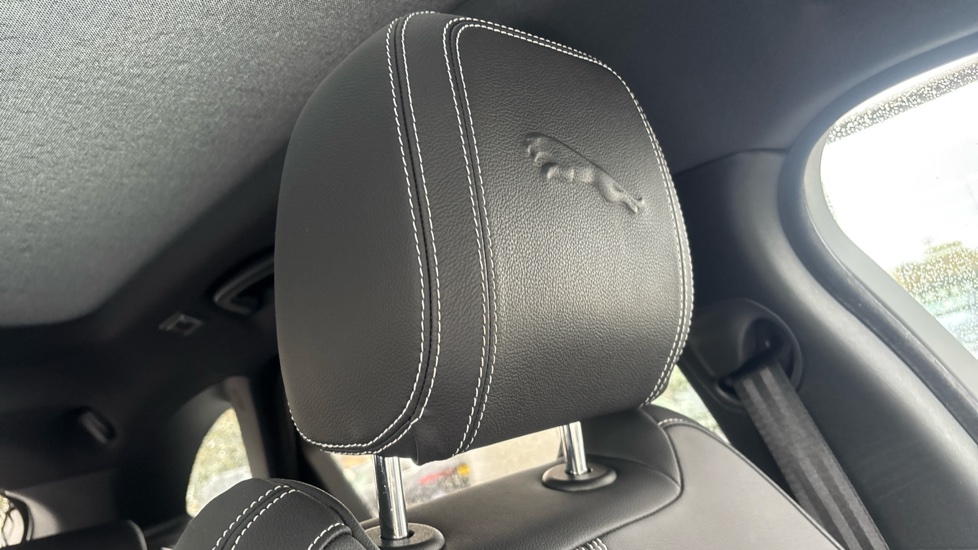 Jaguar F-Pace 2.0 D200 R-Dynamic Black 5dr Auto AWD Diesel Estate - Image 41