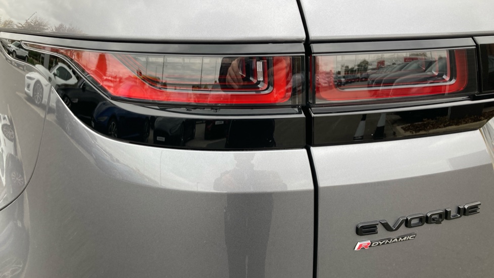 Land Rover Range Rover Evoque 2.0 D200 R-Dynamic SE 5dr Auto Diesel Hatchback - Image 19