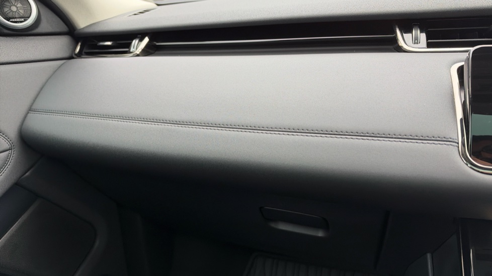 Land Rover Range Rover Evoque 2.0 P250 R-Dynamic SE 5dr Auto Petrol Hatchback - Image 25