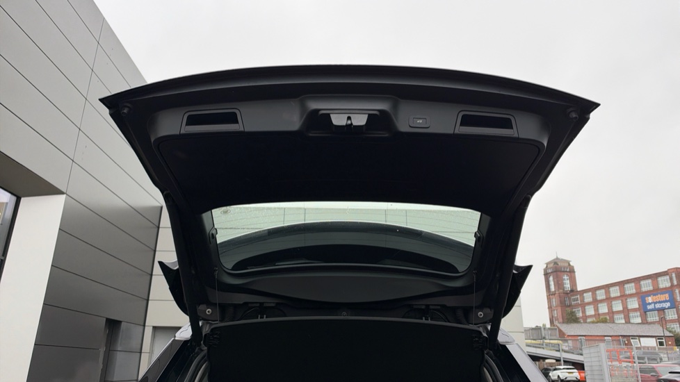 Land Rover Range Rover Evoque 2.0 P250 R-Dynamic SE 5dr Auto Petrol Hatchback - Image 26