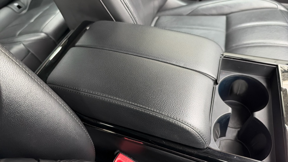 Land Rover Range Rover Evoque 2.0 P250 R-Dynamic SE 5dr Auto Petrol Hatchback - Image 45