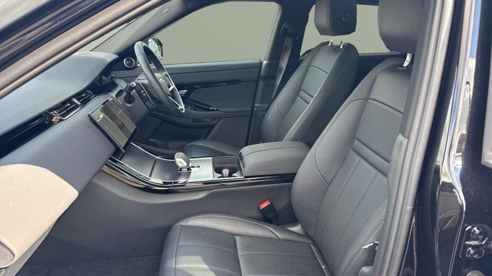 Land Rover Range Rover Evoque 2.0 D200 Edition 5dr Auto Diesel Hatchback - Image 3