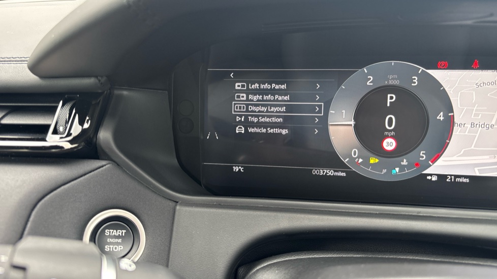 Land Rover Range Rover Velar 2.0 D200 MHEV Dynamic SE 5dr Auto Diesel Estate - Image 35