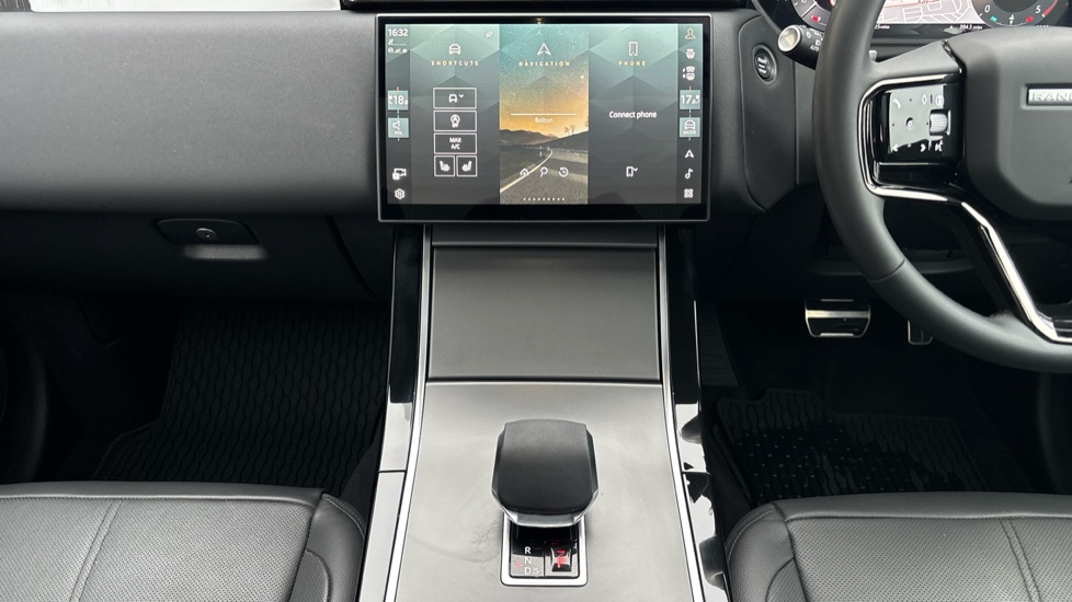 Land Rover Range Rover Velar 2.0 D200 MHEV Dynamic SE 5dr Auto Diesel Estate - Image 14