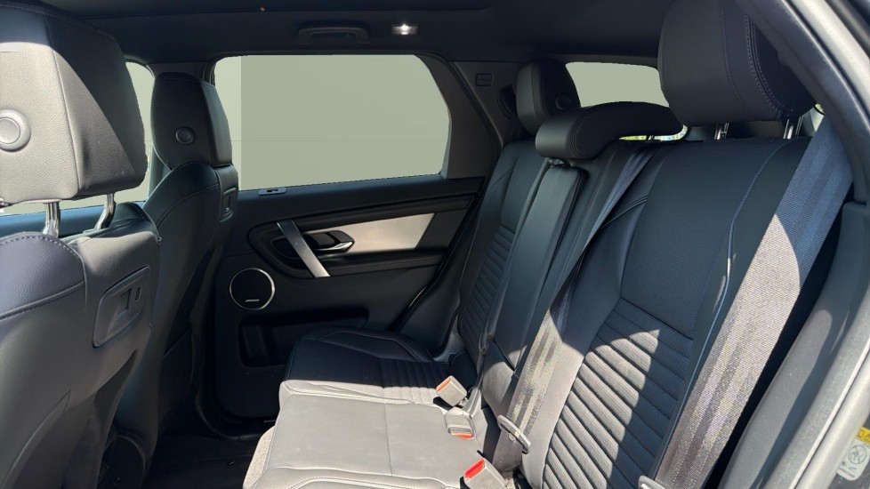 Land Rover Discovery Sport 2.0 D200 Landmark 5dr Auto [5 Seat] Diesel Station Wagon - Image 4