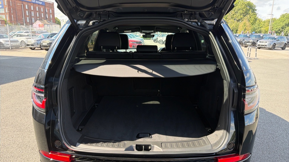 Land Rover Discovery Sport 2.0 D200 Landmark 5dr Auto [5 Seat] Diesel Station Wagon - Image 10