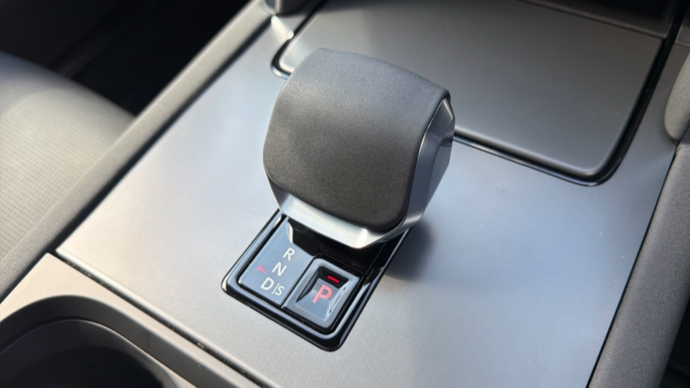 Land Rover Discovery Sport 2.0 D200 Landmark 5dr Auto [5 Seat] Diesel Station Wagon - Image 13