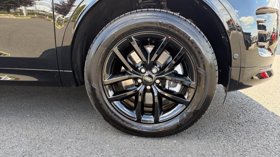 Land Rover Discovery Sport 2.0 D200 Landmark 5dr Auto [5 Seat] Diesel Station Wagon - Image 29
