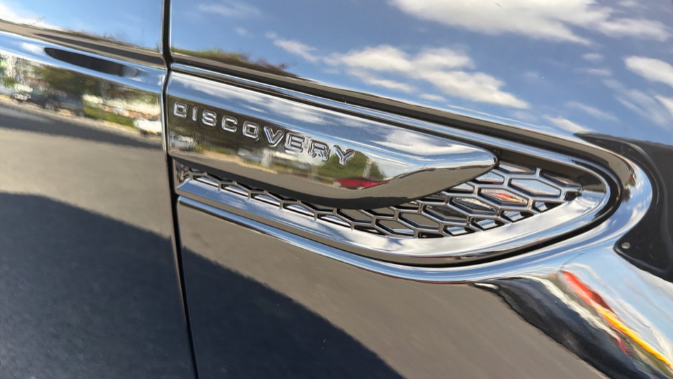 Land Rover Discovery Sport 2.0 D200 Landmark 5dr Auto [5 Seat] Diesel Station Wagon - Image 37