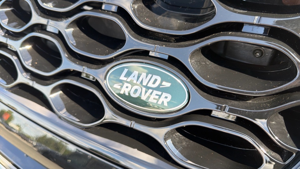 Land Rover Discovery Sport 2.0 D200 Landmark 5dr Auto [5 Seat] Diesel Station Wagon - Image 40
