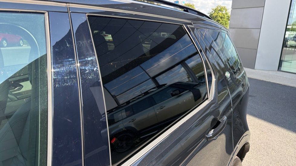 Land Rover Discovery Sport 2.0 D200 Landmark 5dr Auto [5 Seat] Diesel Station Wagon - Image 43
