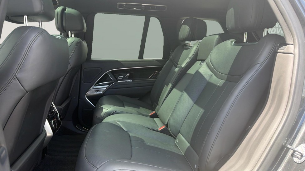 Land Rover Range Rover 3.0 P440e Autobiography 4dr Auto Estate - Image 4