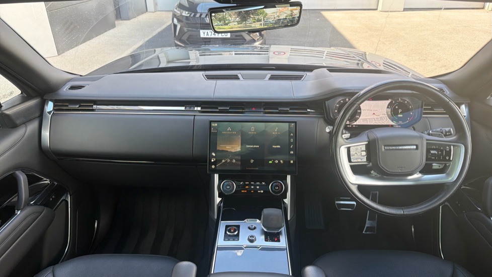 Land Rover Range Rover 3.0 P440e Autobiography 4dr Auto Estate - Image 9