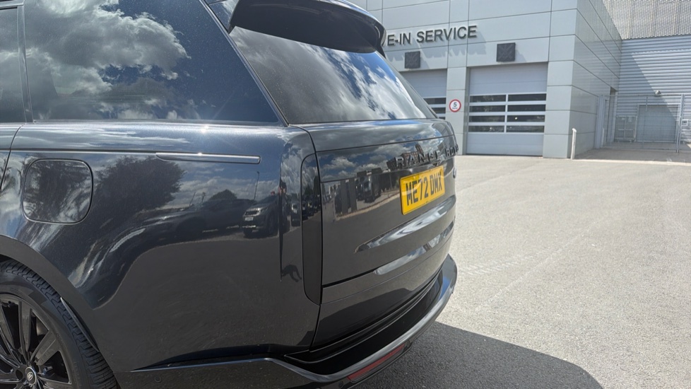 Land Rover Range Rover 3.0 P440e Autobiography 4dr Auto Estate - Image 19