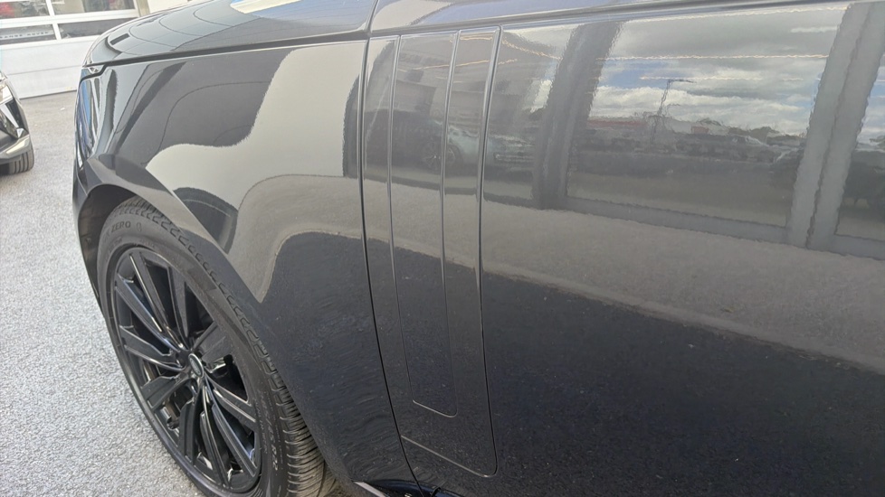 Land Rover Range Rover 3.0 P440e Autobiography 4dr Auto Estate - Image 20